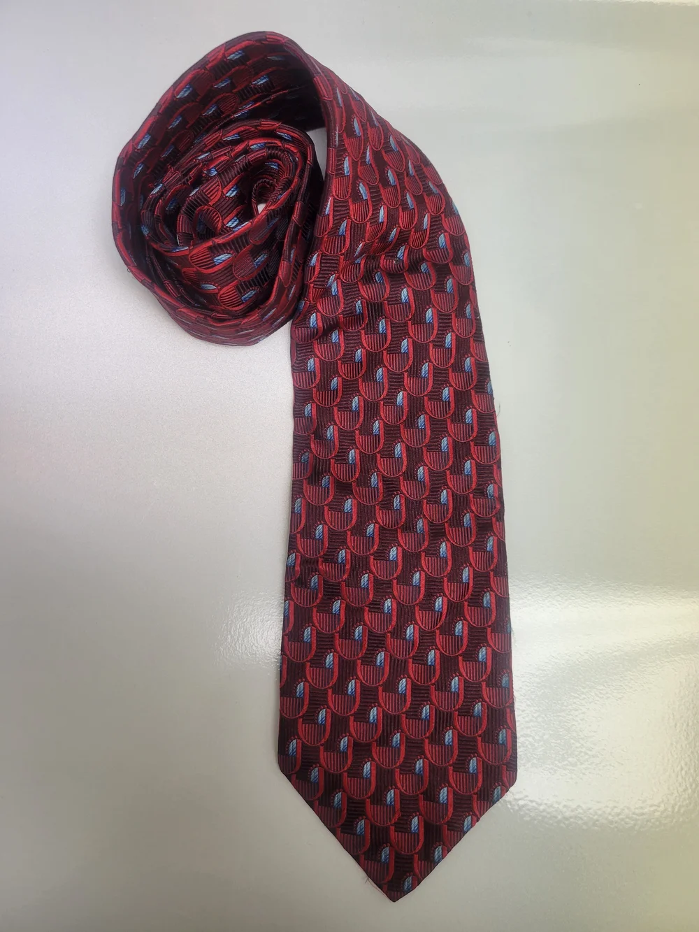 Barneys New York Men's Woven Silk Tie Red Geometric Pattern  Made In Italy